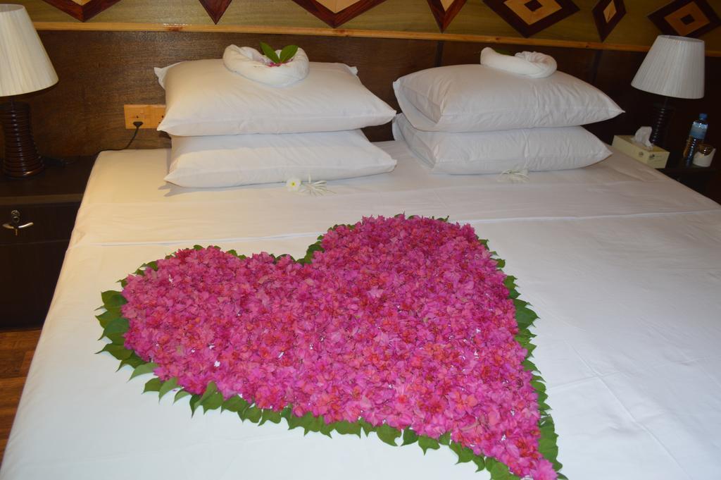 Siesta Beach Hotel Maafushi Exterior photo